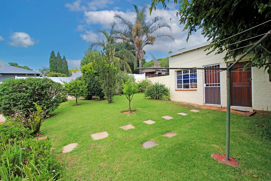 3 Bedroom Property for Sale in Lakeside Gauteng