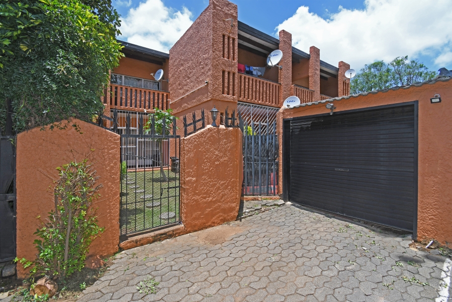 2 Bedroom Property for Sale in Windsor West Gauteng