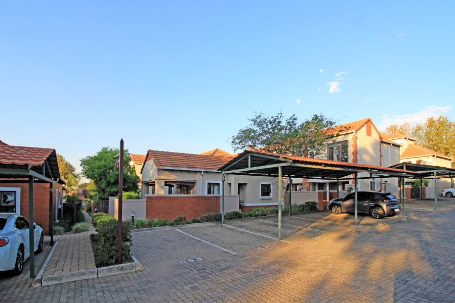 2 Bedroom Property for Sale in Broadacres Gauteng