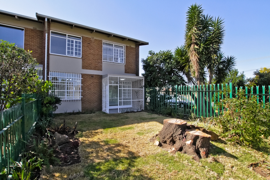 2 Bedroom Property for Sale in Creston Hill Gauteng