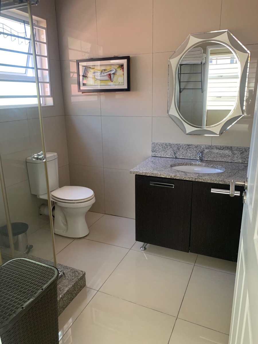 To Let 1 Bedroom Property for Rent in Hurlingham Manor Gauteng