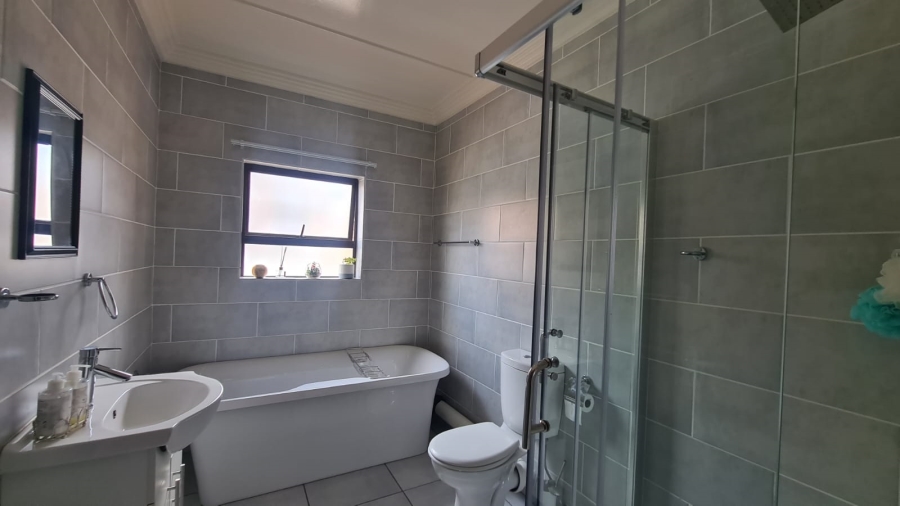 2 Bedroom Property for Sale in Jansenpark Gauteng