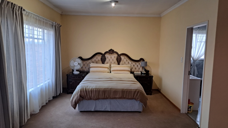 7 Bedroom Property for Sale in Sunward Park Gauteng