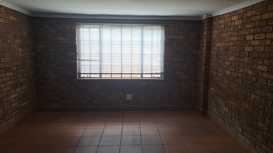 To Let 0 Bedroom Property for Rent in Morehill Gauteng
