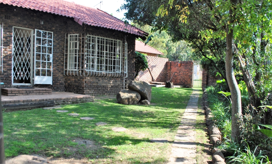 4 Bedroom Property for Sale in Paulshof Gauteng