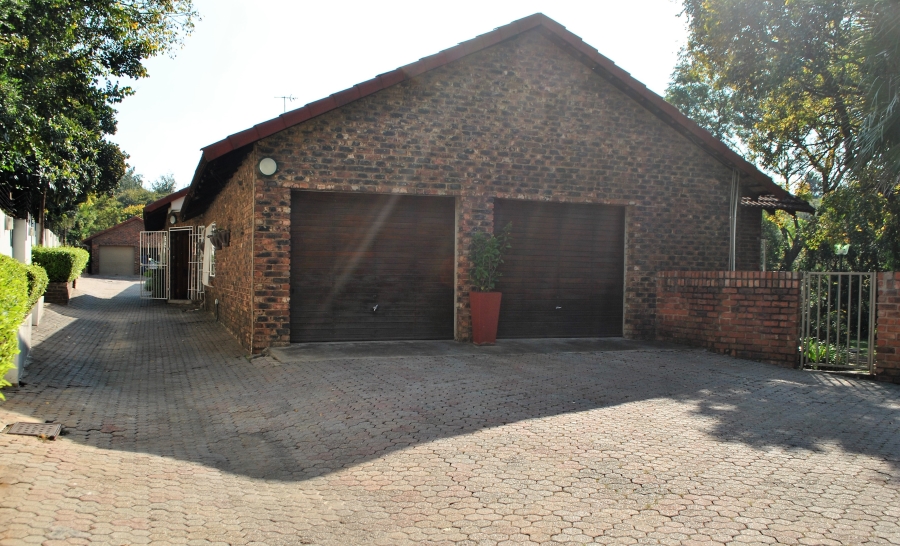 4 Bedroom Property for Sale in Paulshof Gauteng