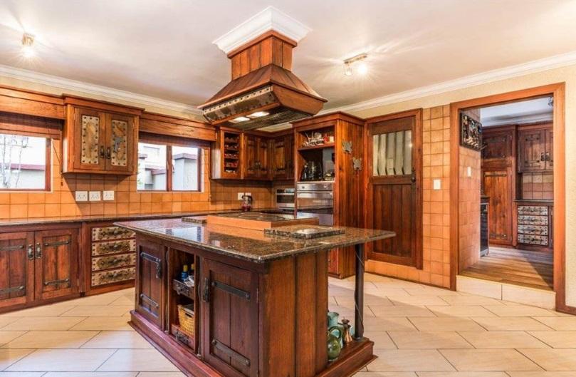 6 Bedroom Property for Sale in Midstream Estate Gauteng