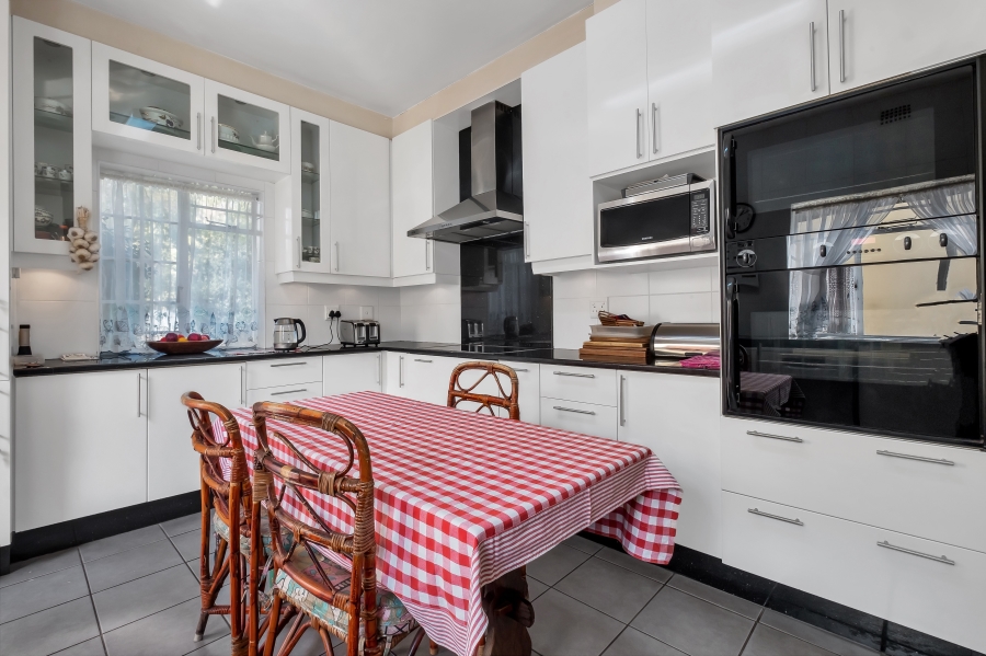 3 Bedroom Property for Sale in Greenside Gauteng