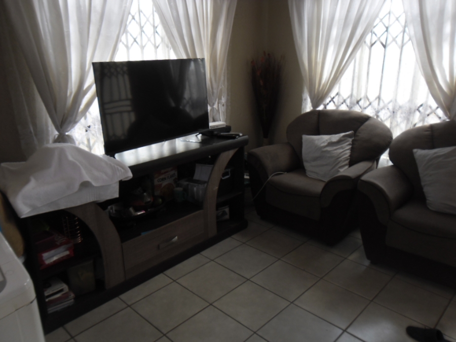 2 Bedroom Property for Sale in Kagiso Gauteng