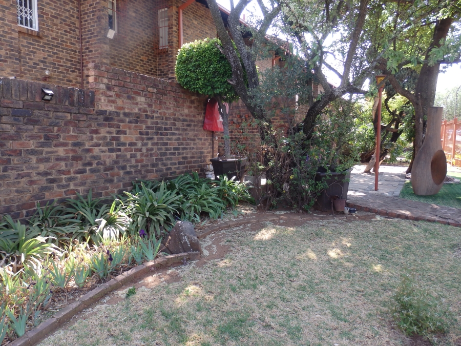 3 Bedroom Property for Sale in Garsfontein Gauteng