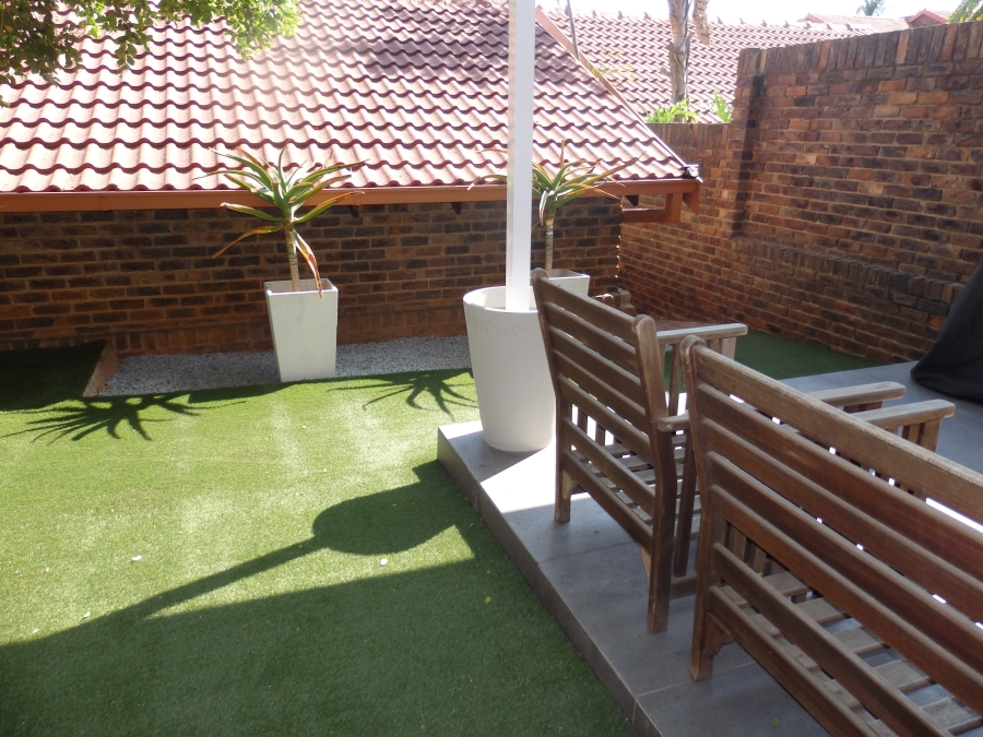 3 Bedroom Property for Sale in Garsfontein Gauteng