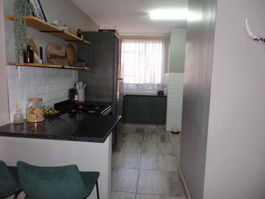 3 Bedroom Property for Sale in Garsfontein Gauteng