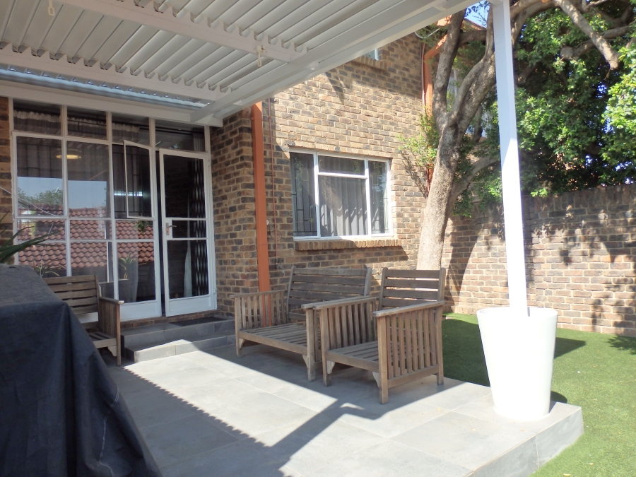 3 Bedroom Property for Sale in Garsfontein Gauteng