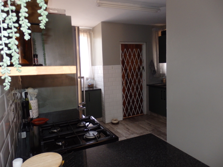 3 Bedroom Property for Sale in Garsfontein Gauteng