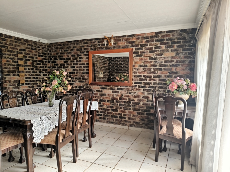 6 Bedroom Property for Sale in Lewzene Estate Gauteng