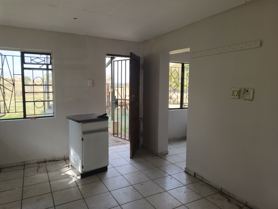 6 Bedroom Property for Sale in Lewzene Estate Gauteng