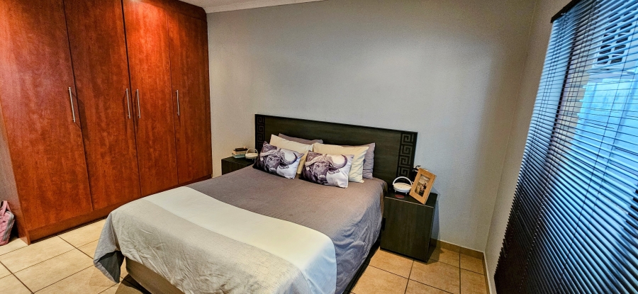 2 Bedroom Property for Sale in Three Rivers Proper Gauteng