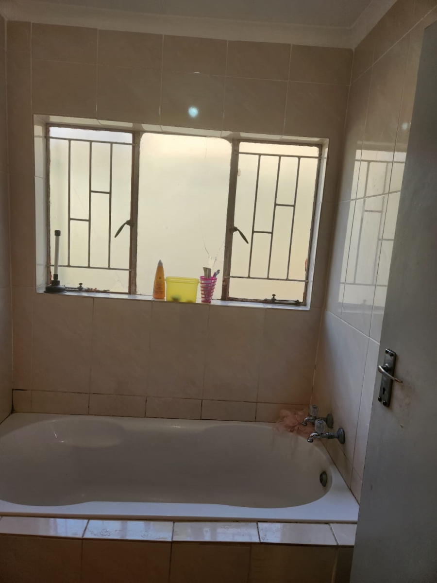 2 Bedroom Property for Sale in Ebony Park Gauteng