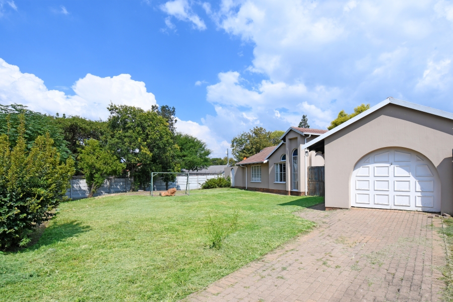 2 Bedroom Property for Sale in Bloubosrand Gauteng