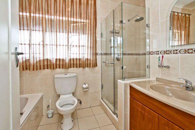 4 Bedroom Property for Sale in Robindale Gauteng