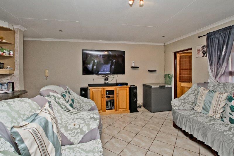 3 Bedroom Property for Sale in Robindale Gauteng