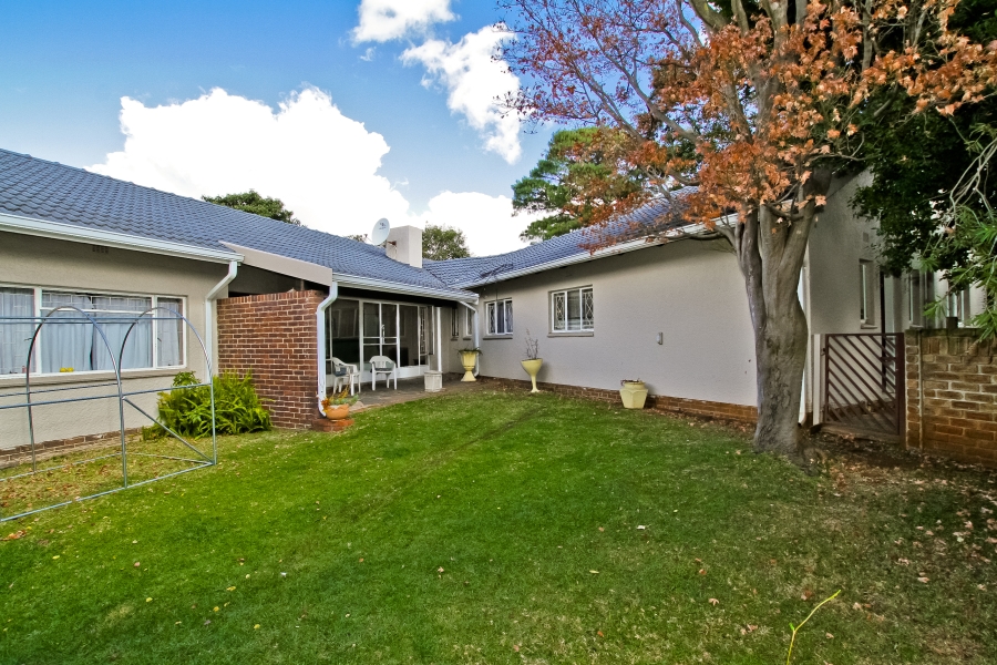 6 Bedroom Property for Sale in Robindale Gauteng