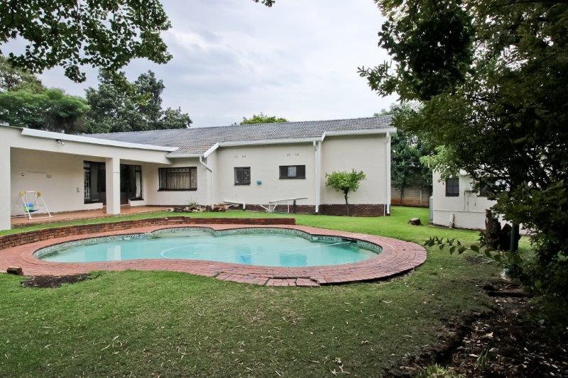 6 Bedroom Property for Sale in Robindale Gauteng