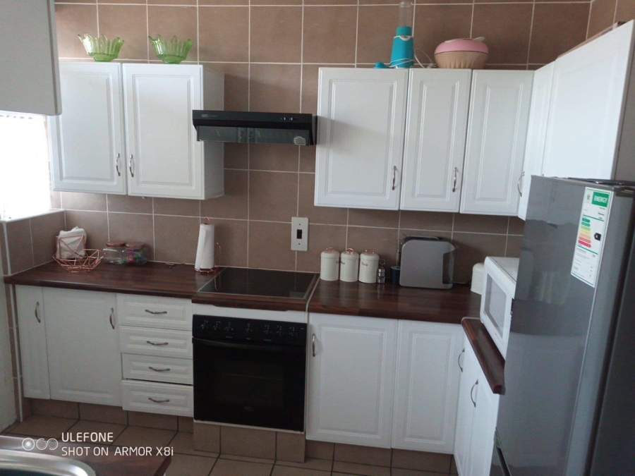 3 Bedroom Property for Sale in Three Rivers Proper Gauteng