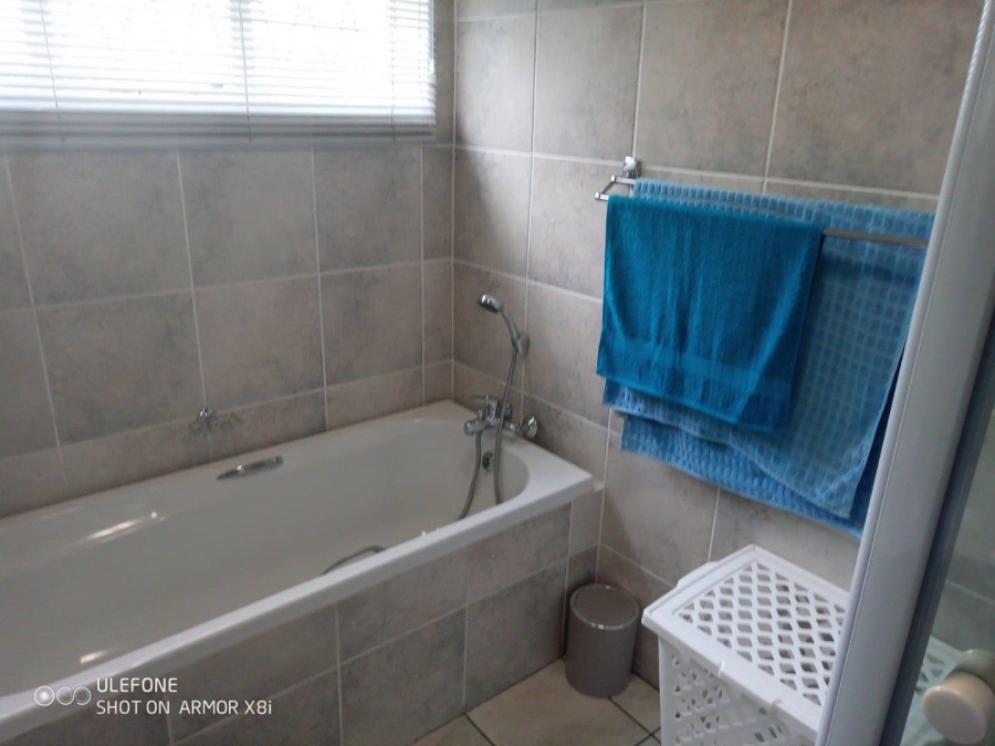 3 Bedroom Property for Sale in Three Rivers Proper Gauteng