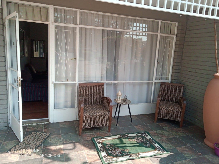 3 Bedroom Property for Sale in Three Rivers Proper Gauteng