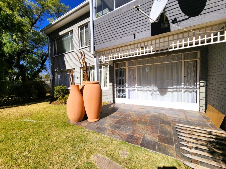 3 Bedroom Property for Sale in Three Rivers Proper Gauteng