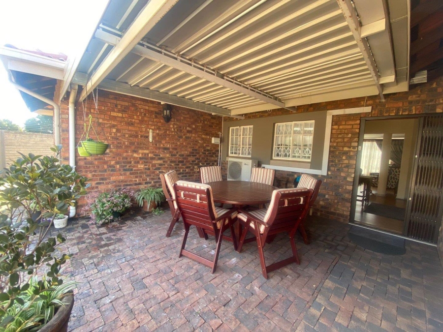 3 Bedroom Property for Sale in Three Rivers East Gauteng