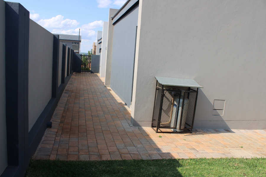 4 Bedroom Property for Sale in Midstream Heights Gauteng