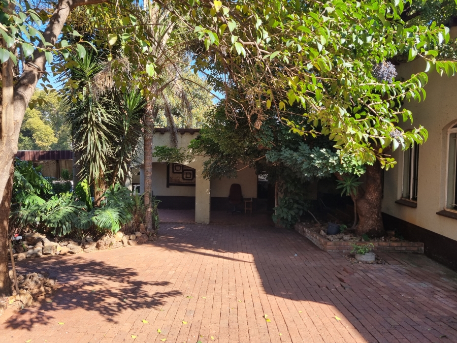 6 Bedroom Property for Sale in Murrayfield Gauteng