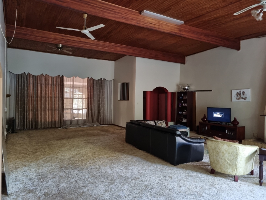 6 Bedroom Property for Sale in Murrayfield Gauteng