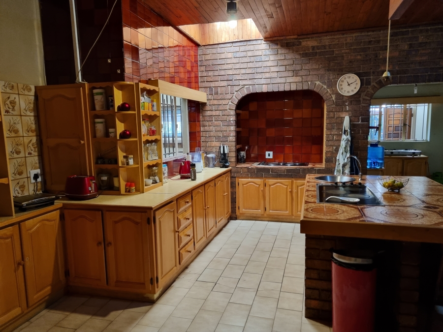 6 Bedroom Property for Sale in Murrayfield Gauteng