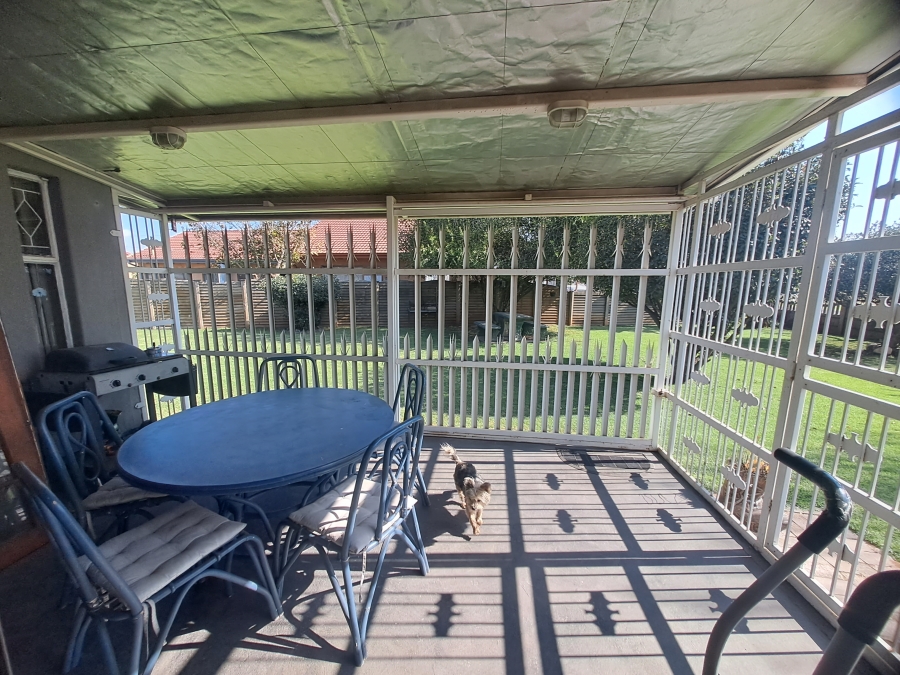 3 Bedroom Property for Sale in Kookrus Gauteng