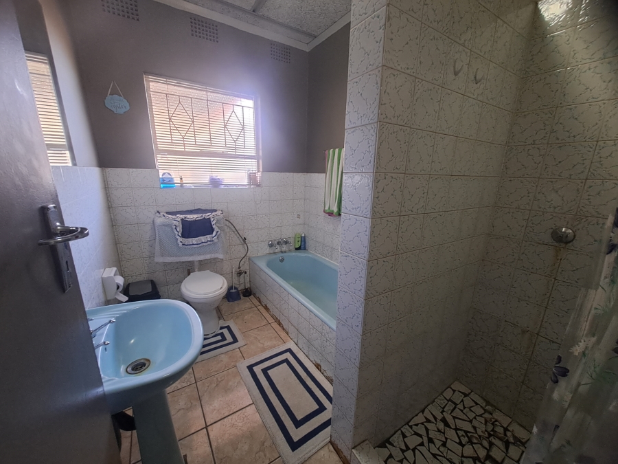 3 Bedroom Property for Sale in Kookrus Gauteng