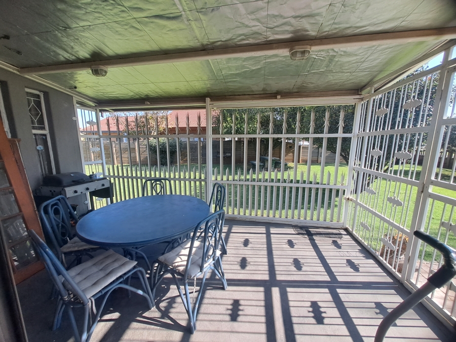 3 Bedroom Property for Sale in Kookrus Gauteng