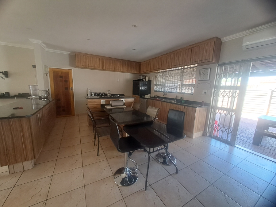 4 Bedroom Property for Sale in Rothdene Gauteng