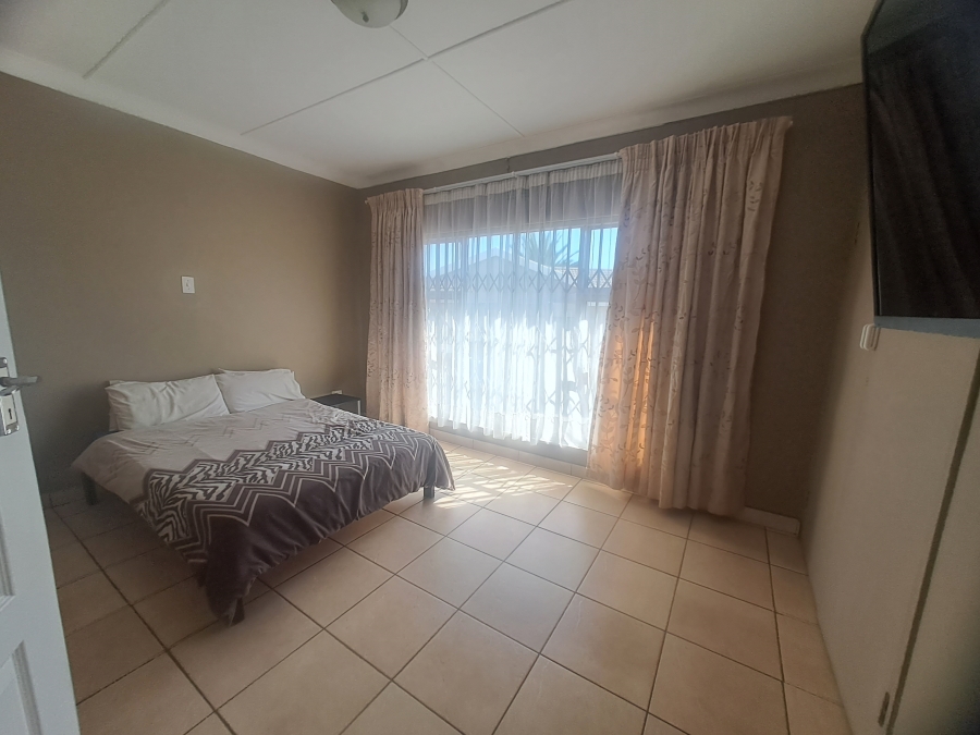 4 Bedroom Property for Sale in Rothdene Gauteng