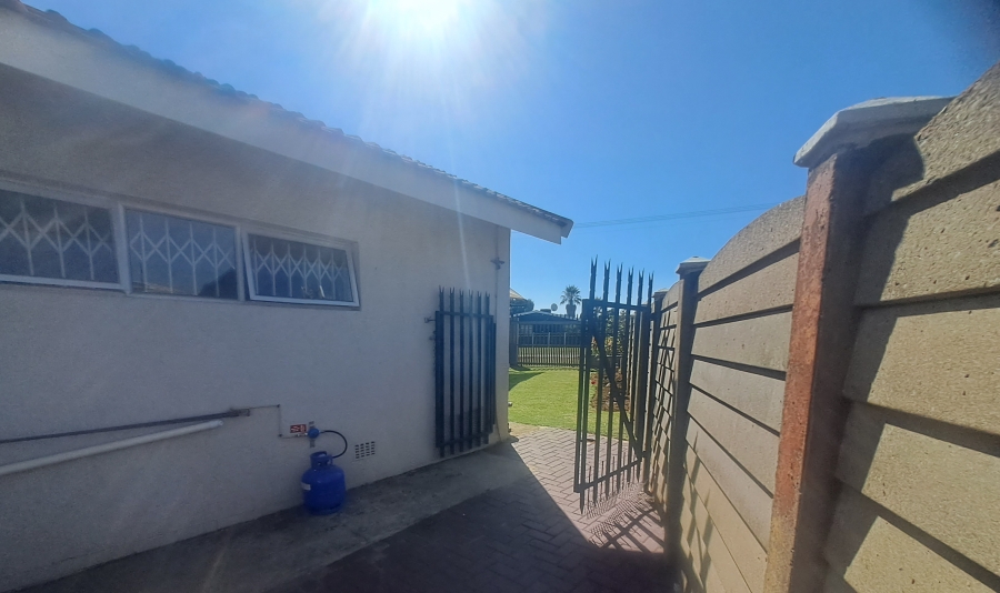 4 Bedroom Property for Sale in Rothdene Gauteng