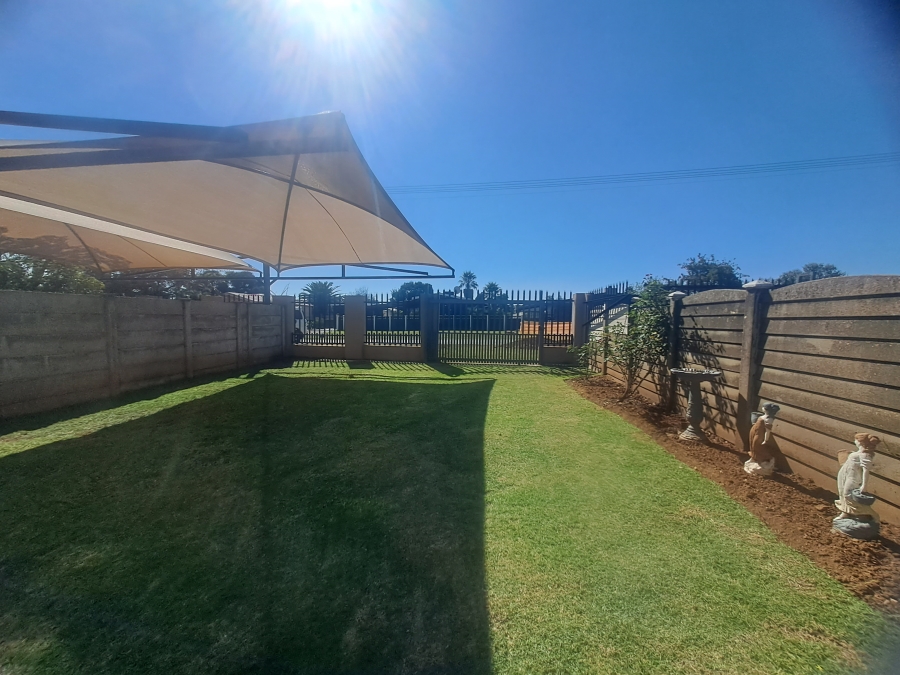 4 Bedroom Property for Sale in Rothdene Gauteng