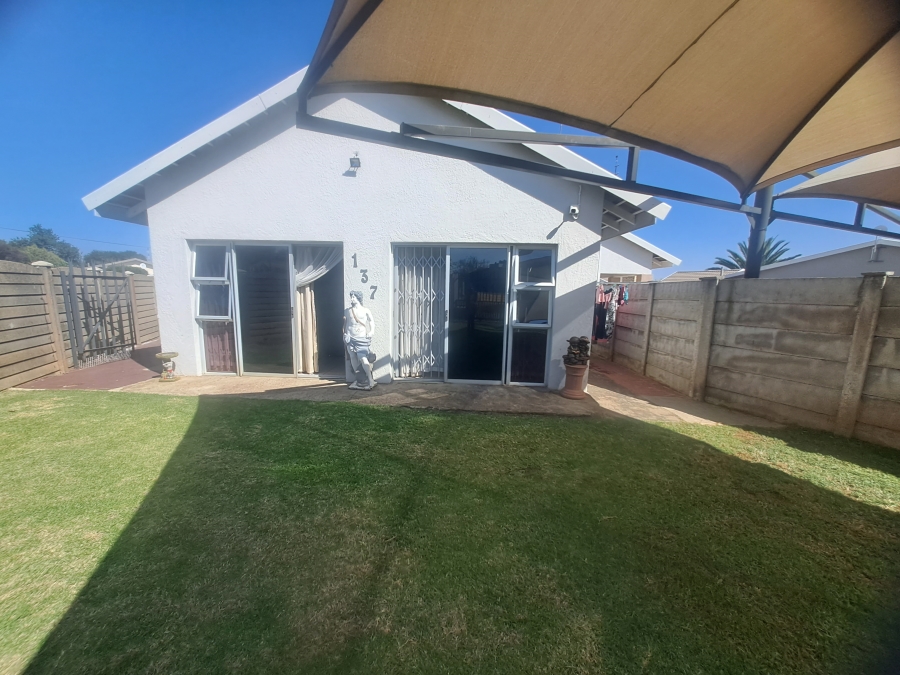 4 Bedroom Property for Sale in Rothdene Gauteng