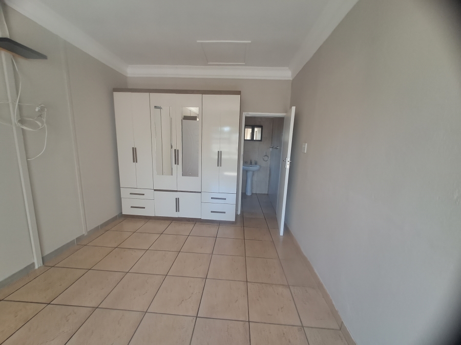 4 Bedroom Property for Sale in Rothdene Gauteng