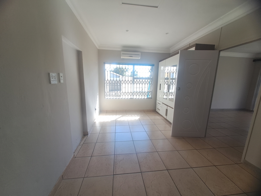 4 Bedroom Property for Sale in Rothdene Gauteng