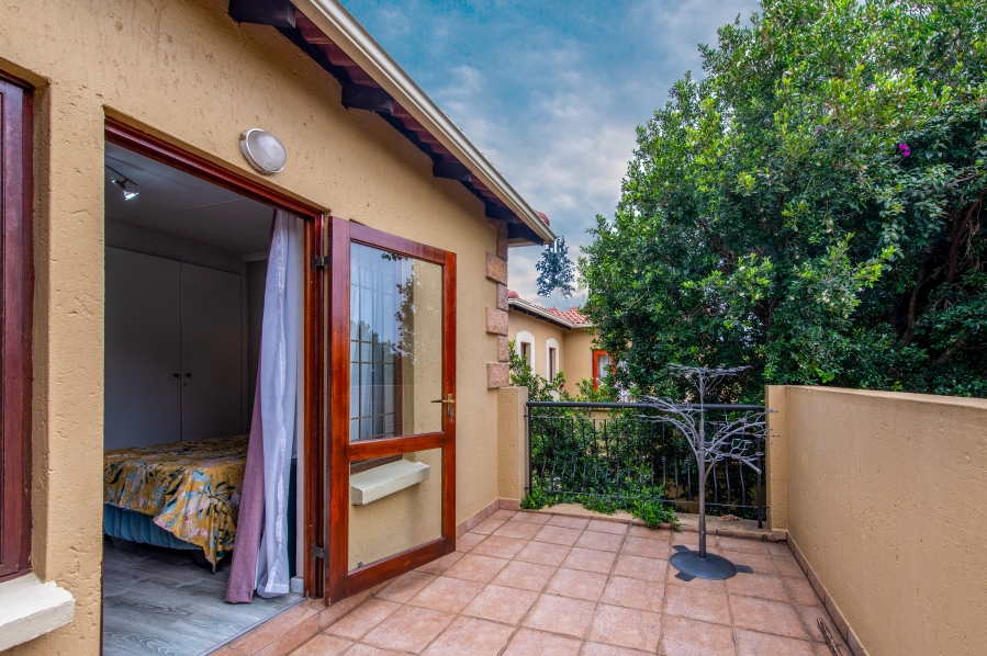 2 Bedroom Property for Sale in Sunninghill Gauteng