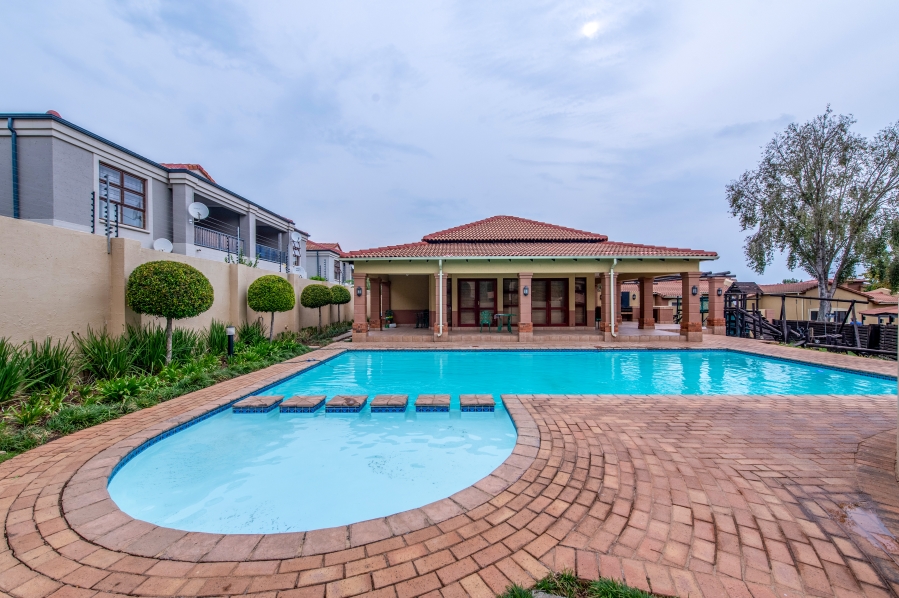 2 Bedroom Property for Sale in Sunninghill Gauteng