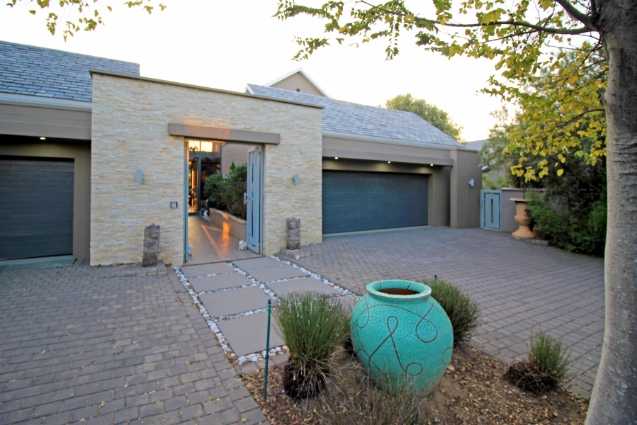 5 Bedroom Property for Sale in Waterfall Country Estate Gauteng