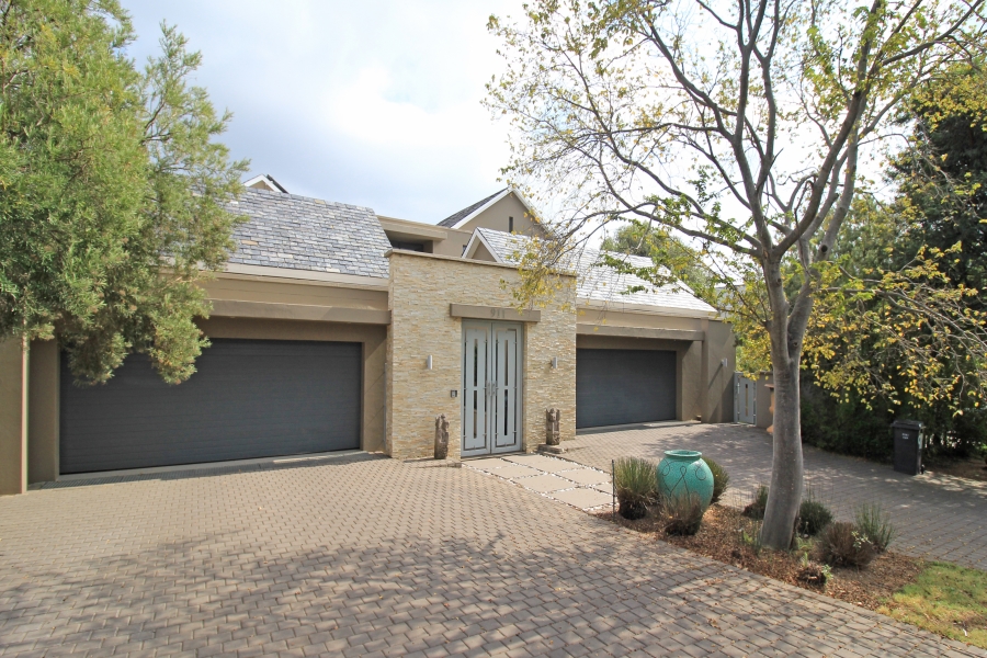 5 Bedroom Property for Sale in Waterfall Country Estate Gauteng